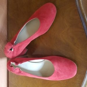 Everlane Everyday Suede Pumps